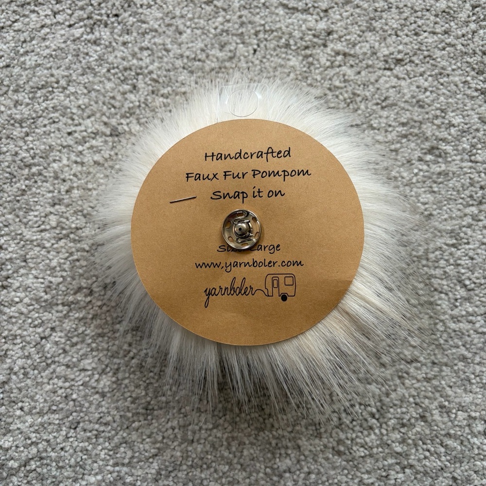 NWT Yarnboler Faux Fur Snap On Pompom